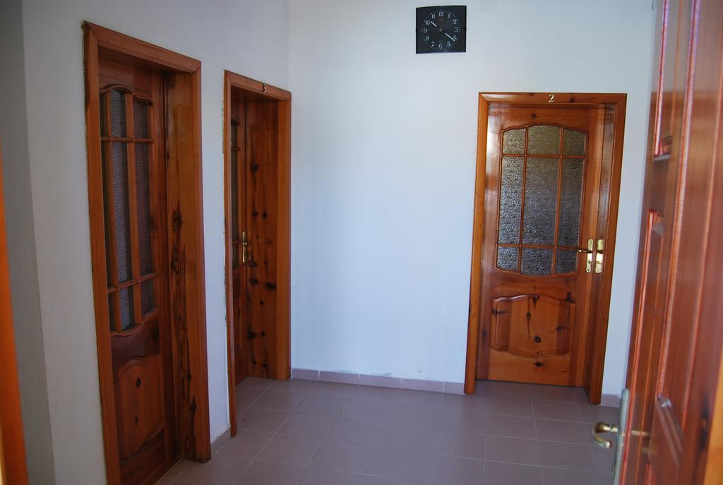 H And H Guesthouse Velipojë Extérieur photo