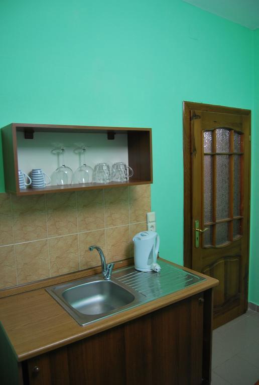 H And H Guesthouse Velipojë Extérieur photo