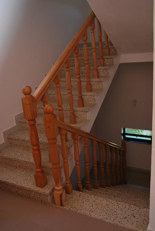 H And H Guesthouse Velipojë Extérieur photo